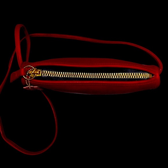 Coach | Vintage Zippered Pouch Style 9655 | Rare Red Leather | Made in NYC - Picture 10 of 12